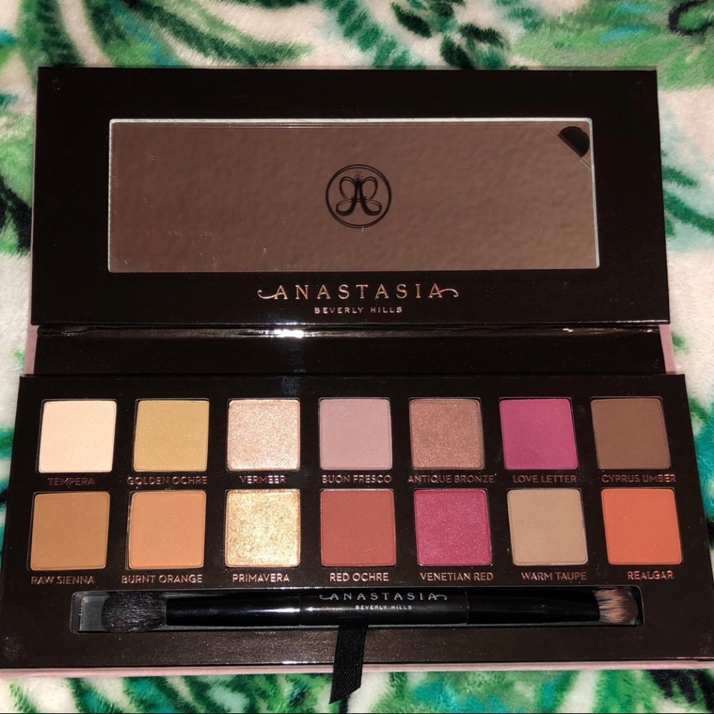 Modern Renaissance ABH palette